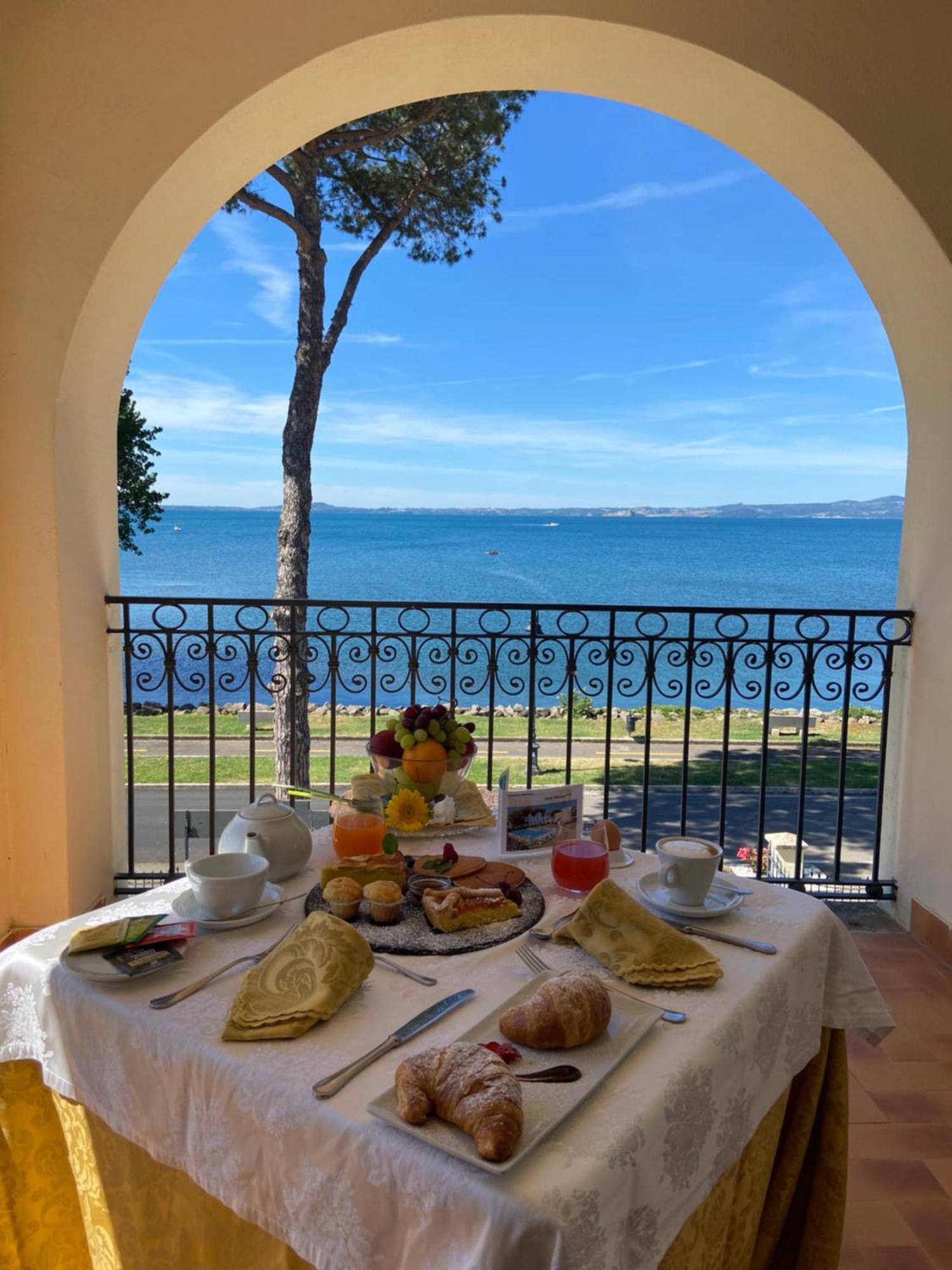 Hotel Holiday Sul Lago Bolsena Exteriér fotografie