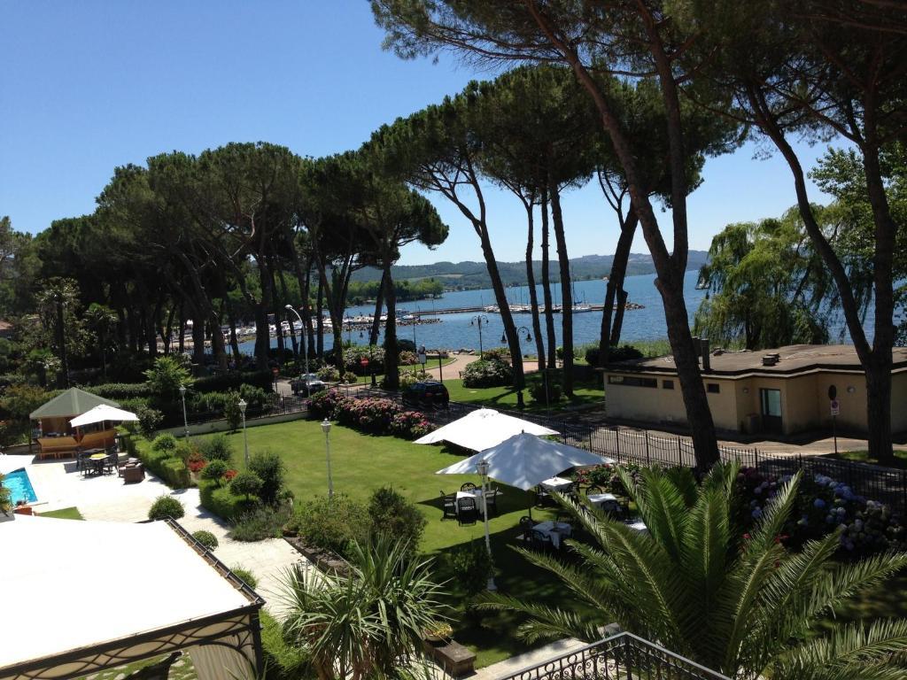 Hotel Holiday Sul Lago Bolsena Exteriér fotografie